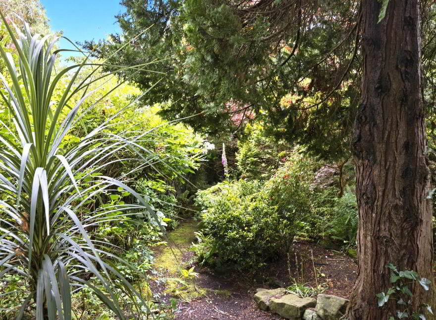 'Golden Yews', 2 Westmount Park, Newtownards, BT23 4BP