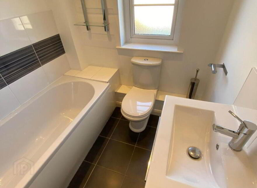 10 Eaton Court, Dunmurry, Belfast, BT17 9FT