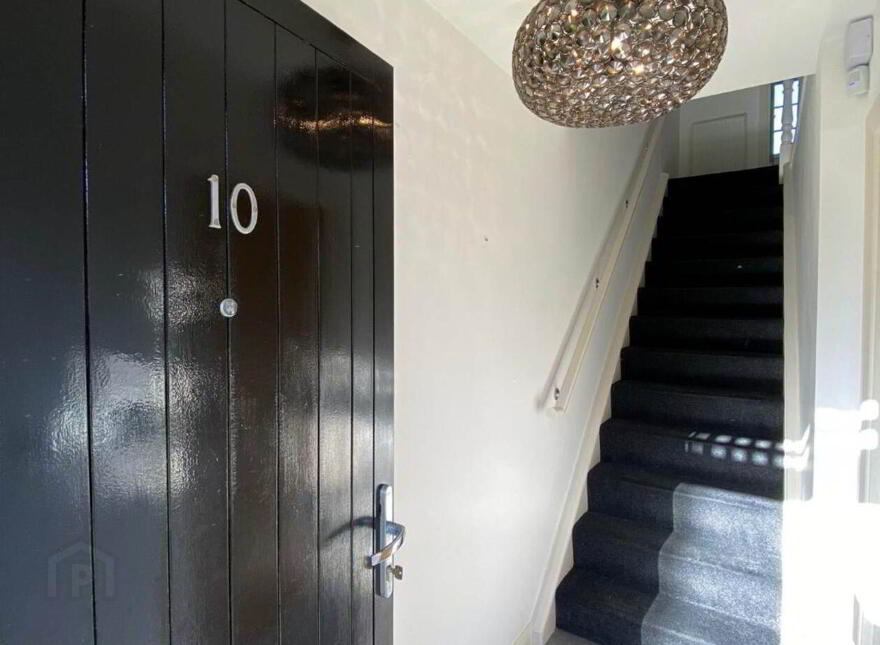 10 Eaton Court, Dunmurry, Belfast, BT17 9FT