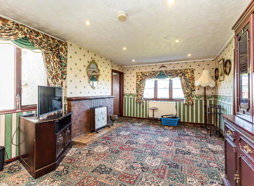 11 Shore Road, Ballinderry Upper, Lisburn, BT28 2LQ