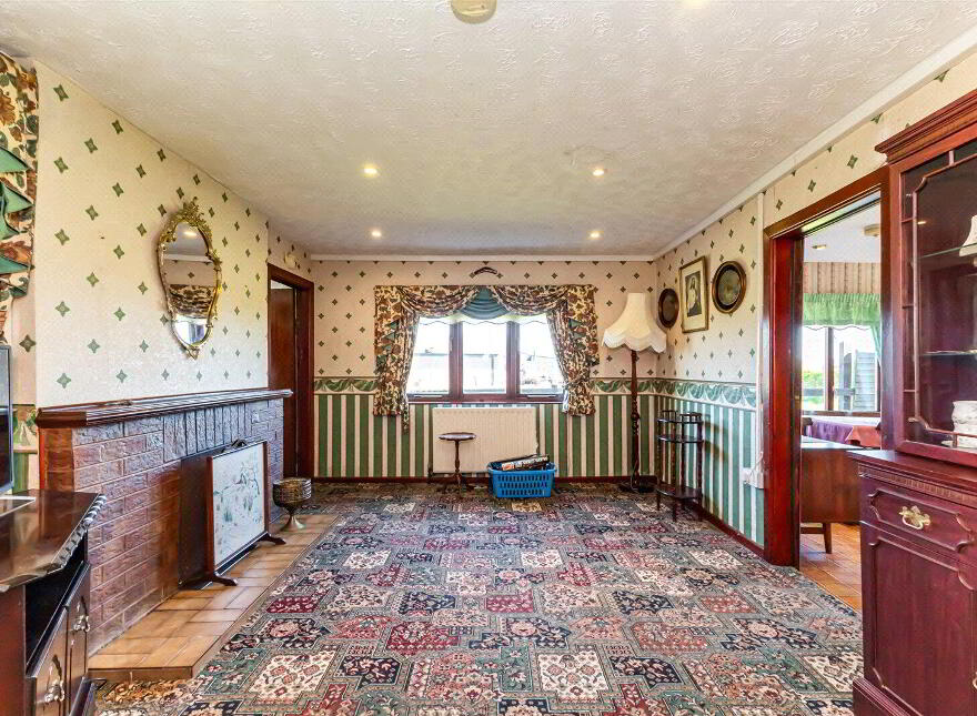 11 Shore Road, Ballinderry Upper, Lisburn, BT28 2LQ