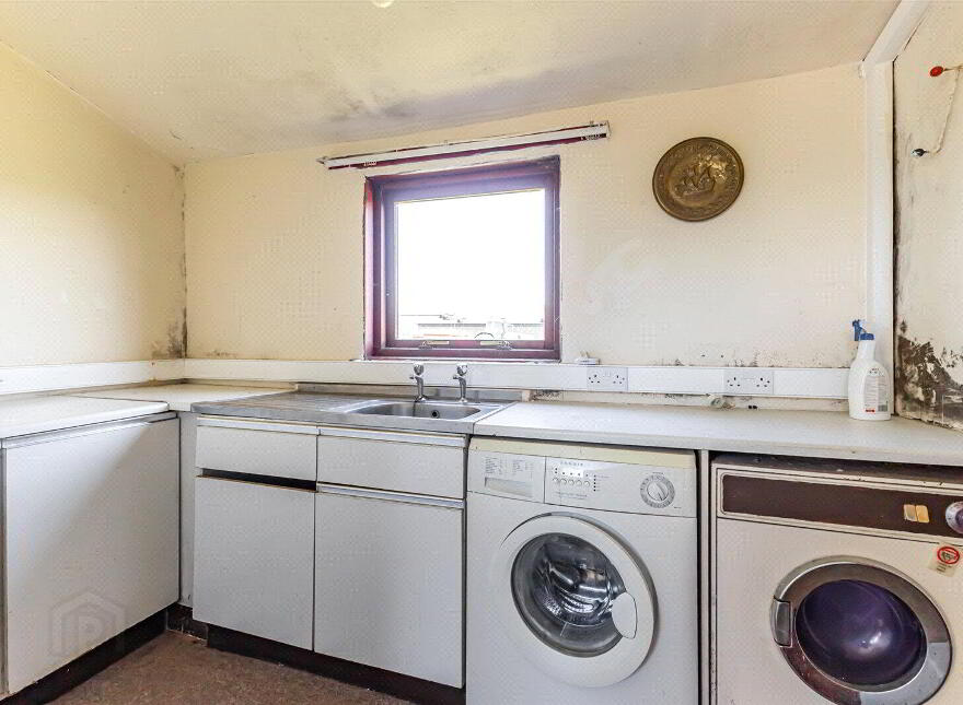 11 Shore Road, Ballinderry Upper, Lisburn, BT28 2LQ
