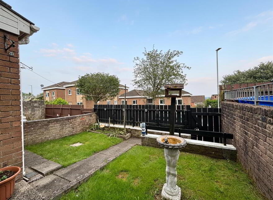 16 Wheatfield Drive, Belfast, BT14 7JW