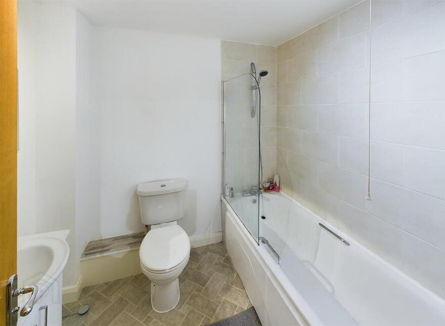 Apt 18, Beechmount Building, Old Bakers Court, Belfast, BT6 8QY