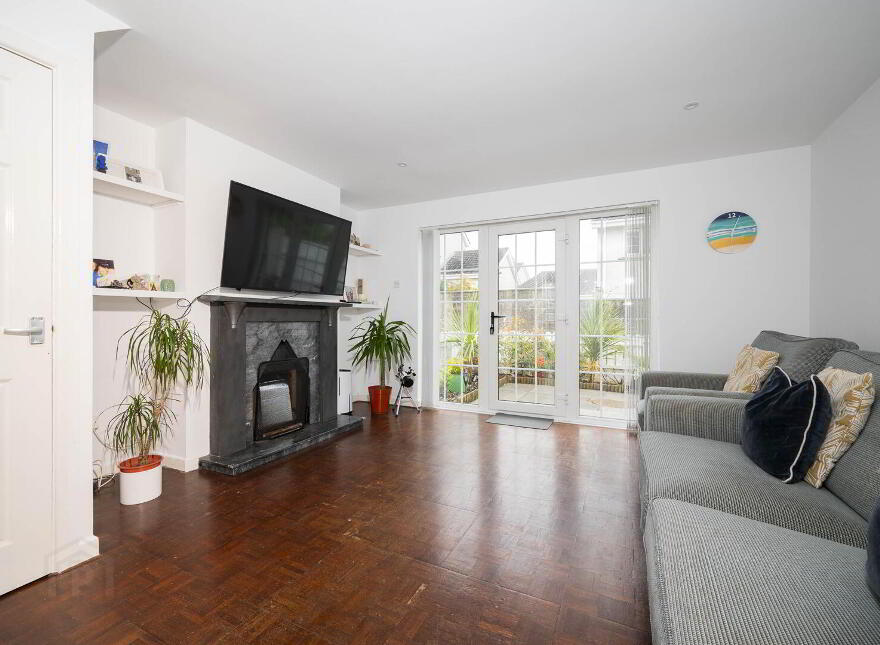 10 Hollymount Court, Belfast, BT10 0HA