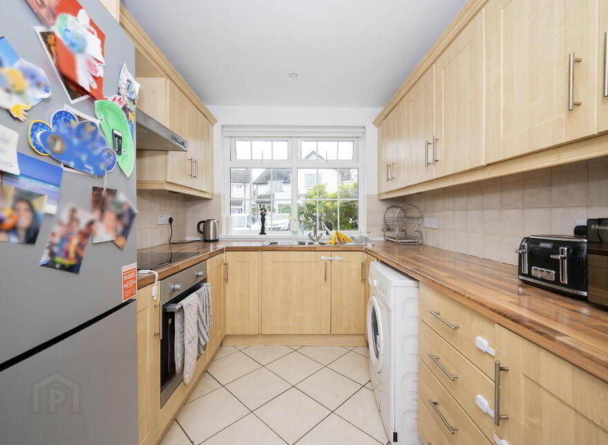 10 Hollymount Court, Belfast, BT10 0HA