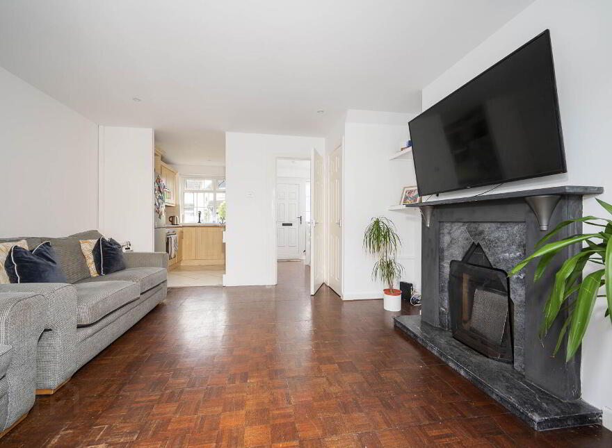 10 Hollymount Court, Belfast, BT10 0HA
