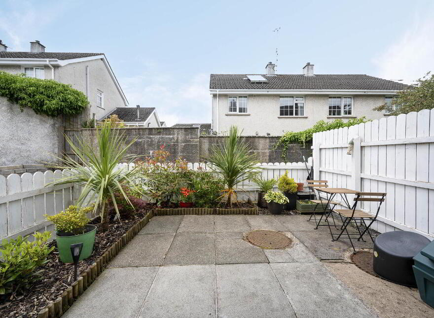 10 Hollymount Court, Belfast, BT10 0HA