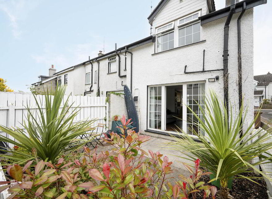 10 Hollymount Court, Belfast, BT10 0HA