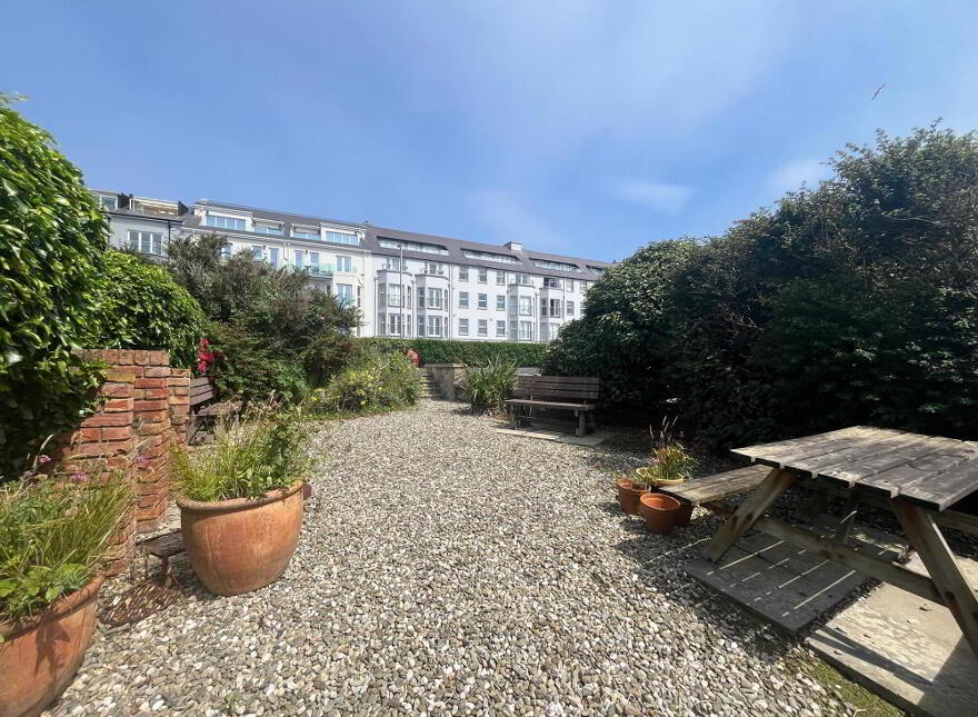 2 West Bay Apartments, 46-50 Mark Street, Portrush, BT56 8QB