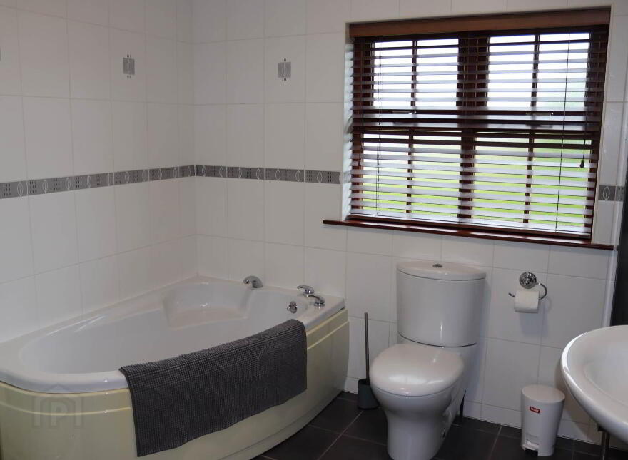 14 Rathlin View, Ballycastle, BT54 6EN