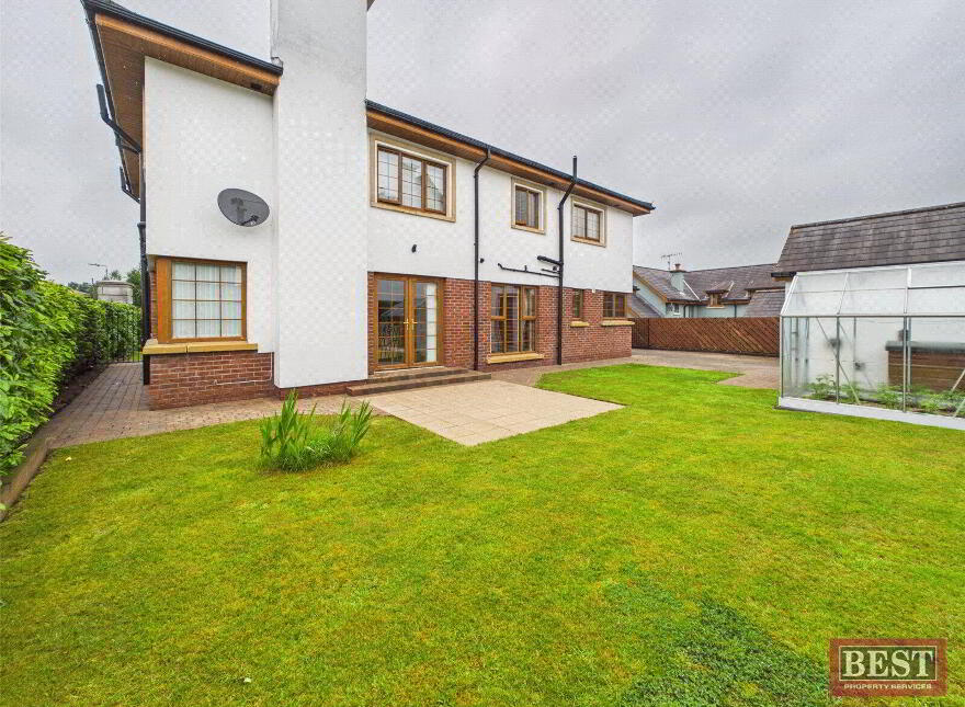 8 Rathdallan, Warrenpoint, Newry, BT34 3UQ