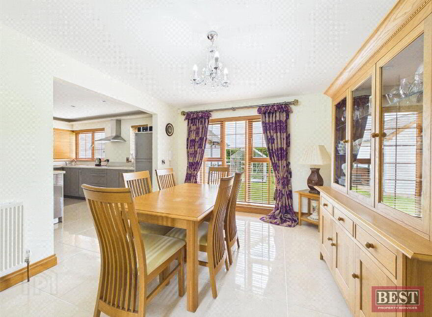 8 Rathdallan, Warrenpoint, Newry, BT34 3UQ