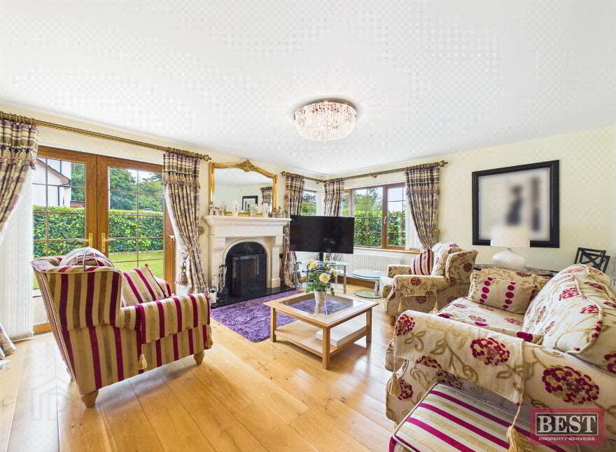 8 Rathdallan, Warrenpoint, Newry, BT34 3UQ