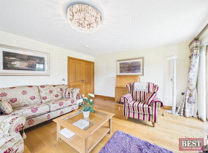 8 Rathdallan, Warrenpoint, Newry, BT34 3UQ