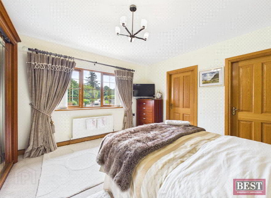 8 Rathdallan, Warrenpoint, Newry, BT34 3UQ