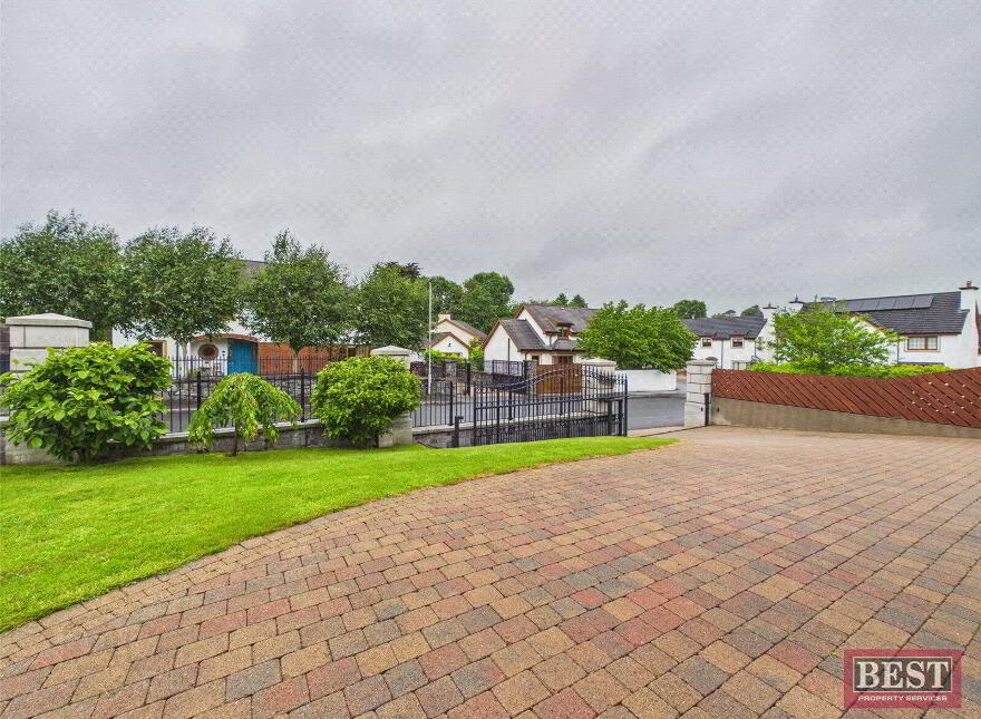 8 Rathdallan, Warrenpoint, Newry, BT34 3UQ