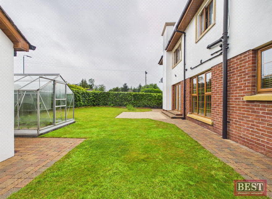 8 Rathdallan, Warrenpoint, Newry, BT34 3UQ