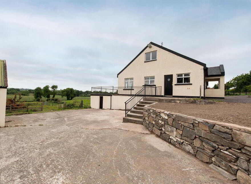 76 Magheraknock Road, Ballynahinch, BT24 8TJ