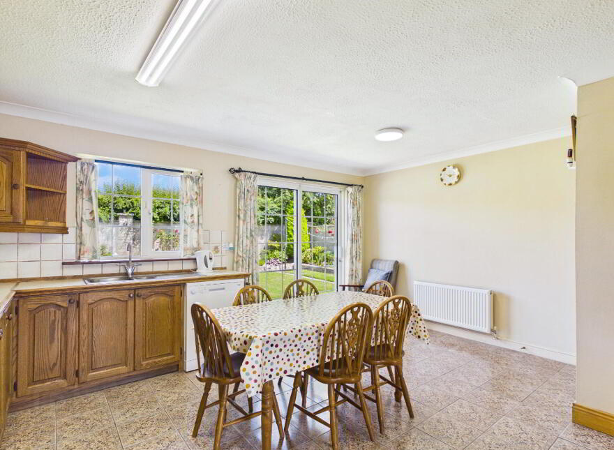 3 Sli Na Siuire, Mitchel Street, Thurles, E41D436