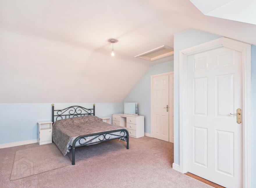 3 Sli Na Siuire, Mitchel Street, Thurles, E41D436