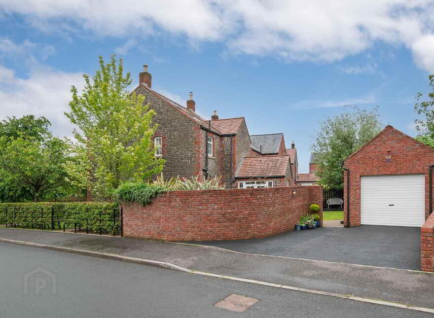 12 Breton Gardens, Lisburn, BT28 3YZ