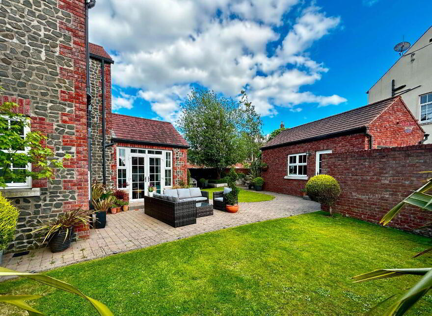 12 Breton Gardens, Lisburn, BT28 3YZ
