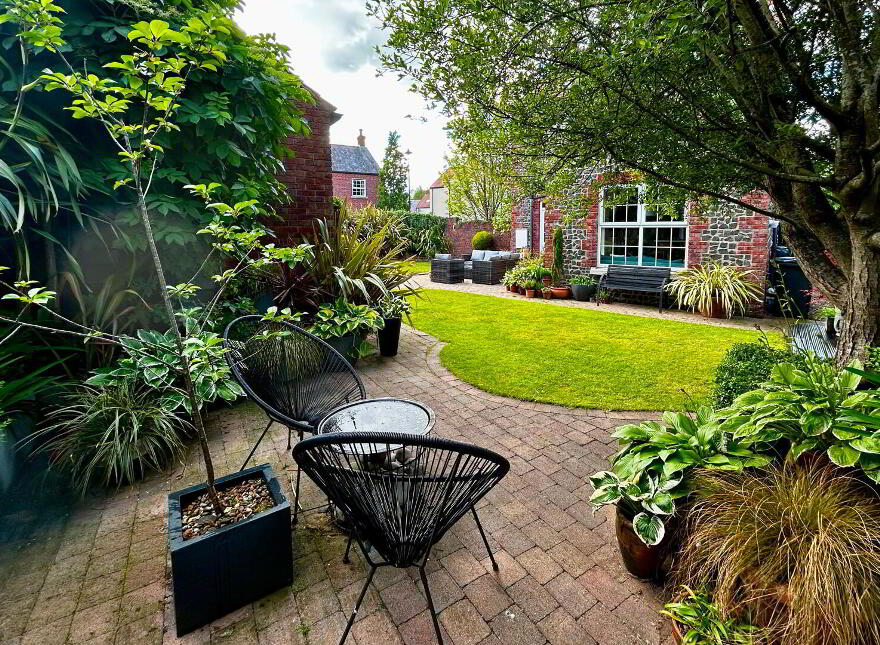 12 Breton Gardens, Lisburn, BT28 3YZ