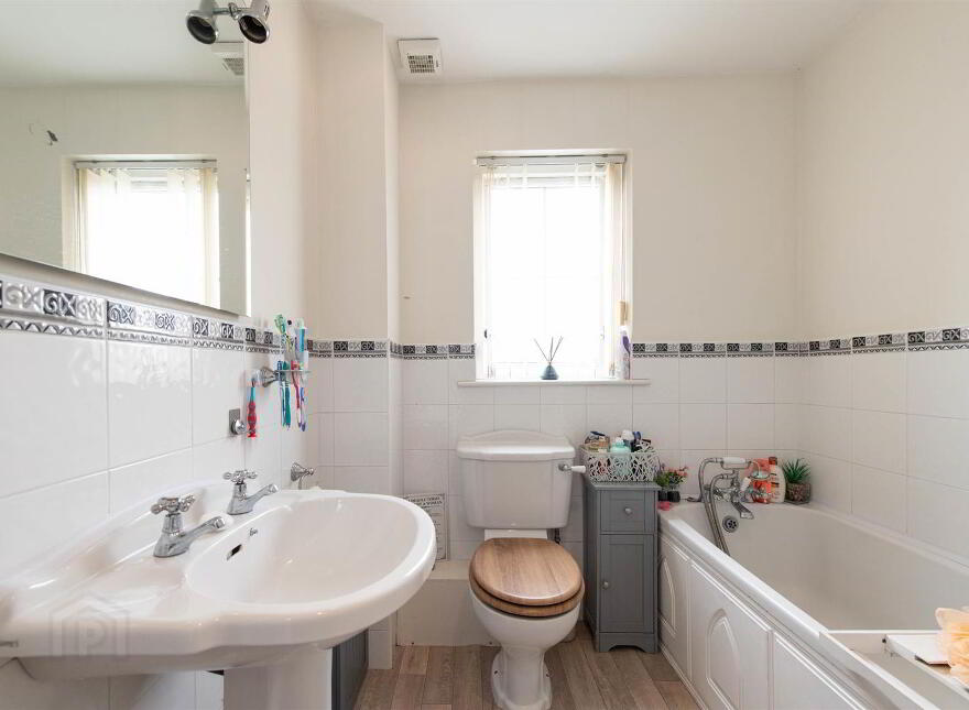 16 Demesne Link, Downpatrick, BT30 6UW
