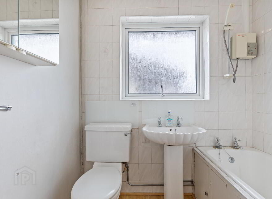 11 Stirling Road, Belfast, BT6 9LX