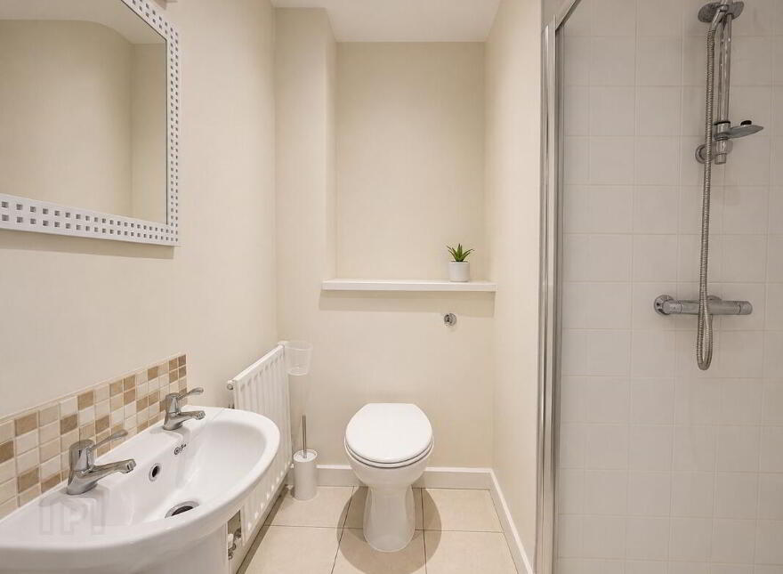 414 College Court Central, Belfast, BT1 6BZ