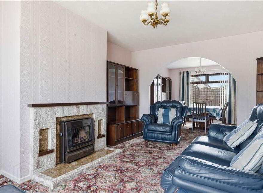 76 Meadowvale, Ballymena, BT42 4EY