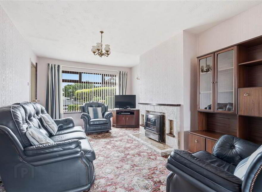 76 Meadowvale, Ballymena, BT42 4EY