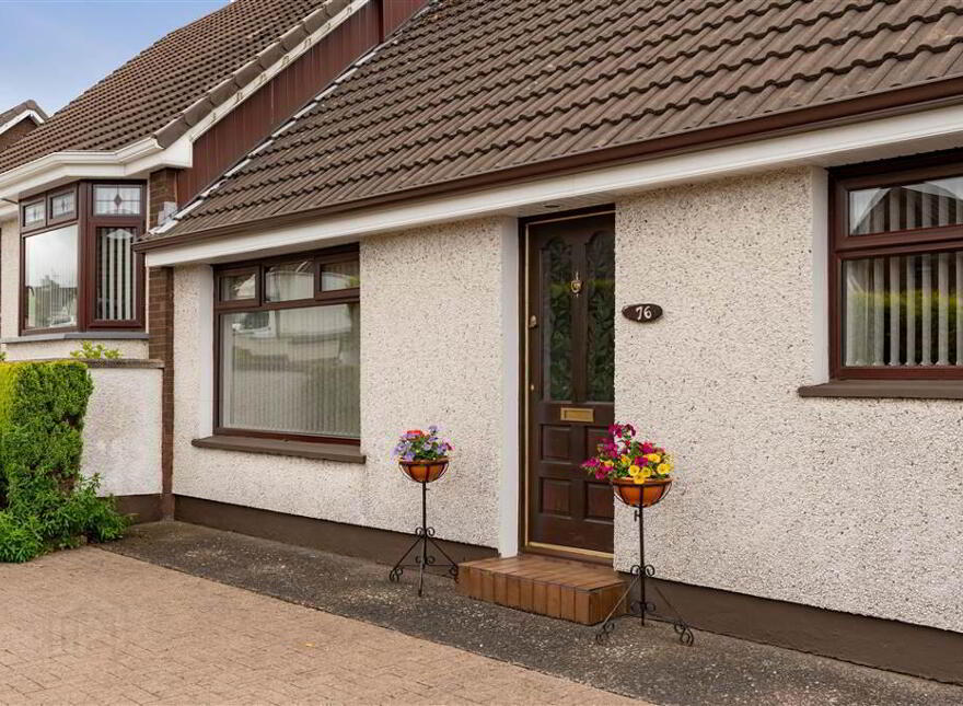 76 Meadowvale, Ballymena, BT42 4EY