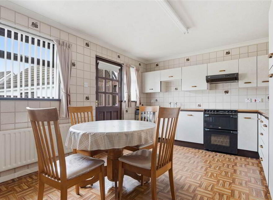76 Meadowvale, Ballymena, BT42 4EY