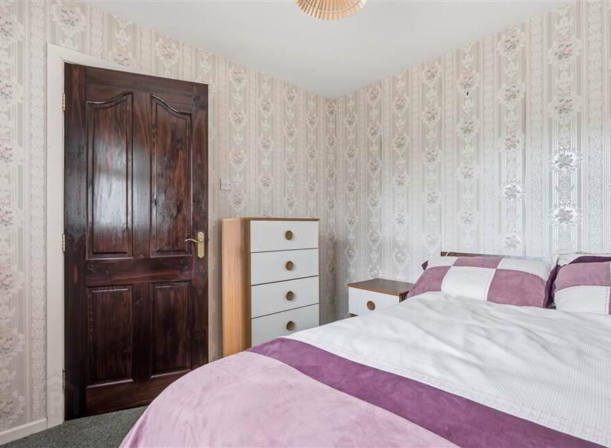 76 Meadowvale, Ballymena, BT42 4EY