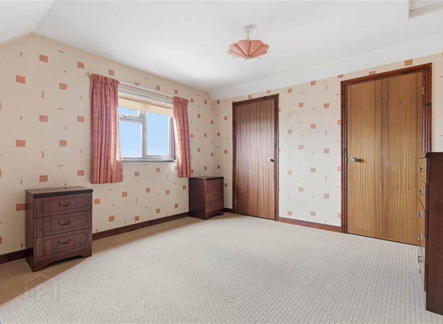 76 Meadowvale, Ballymena, BT42 4EY