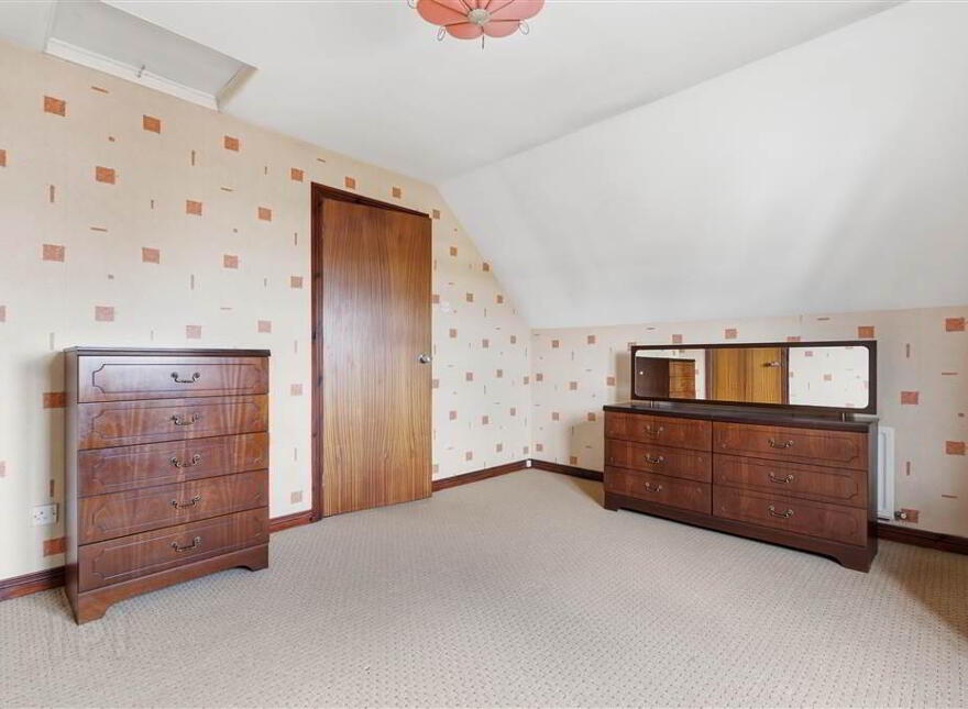 76 Meadowvale, Ballymena, BT42 4EY