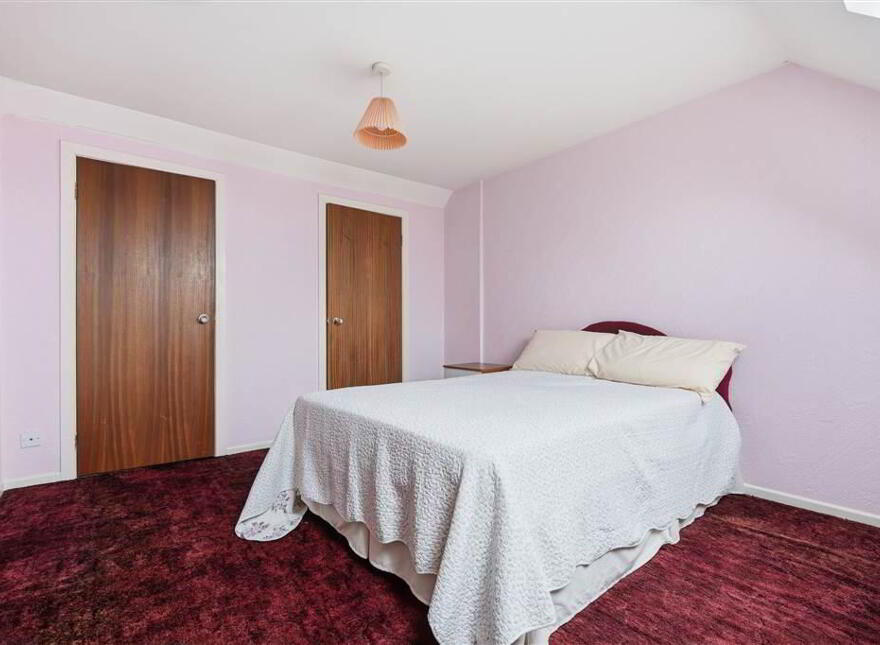 76 Meadowvale, Ballymena, BT42 4EY