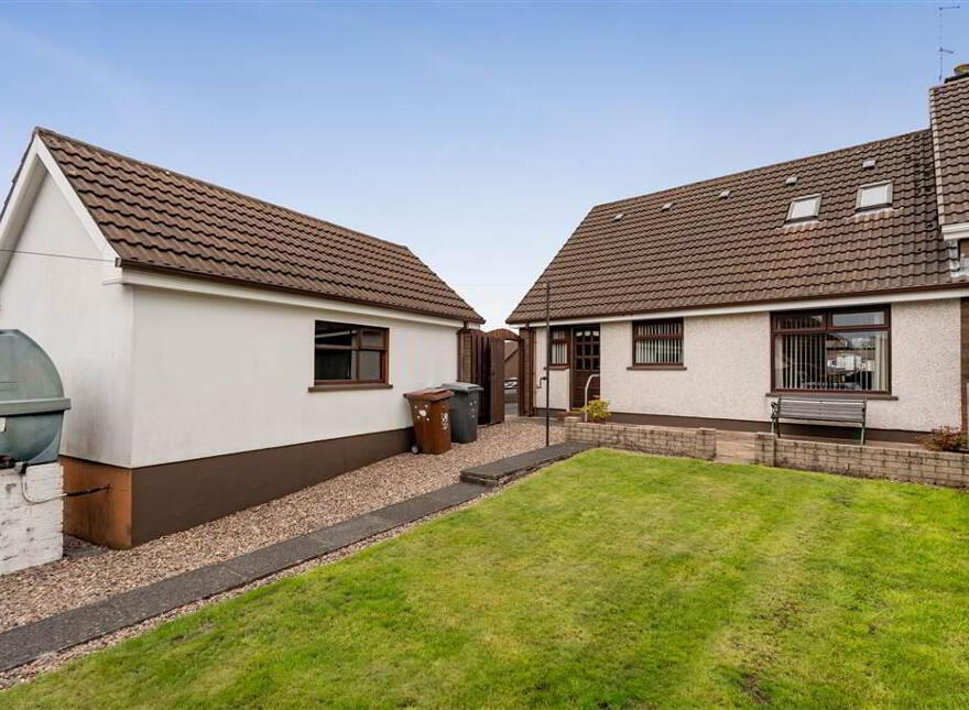 76 Meadowvale, Ballymena, BT42 4EY