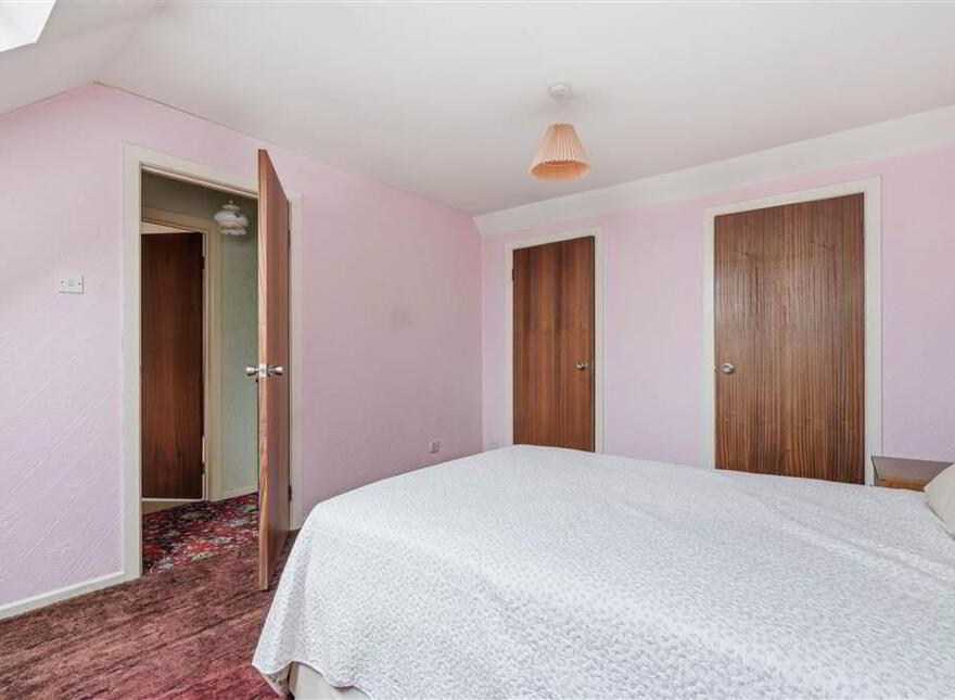 76 Meadowvale, Ballymena, BT42 4EY