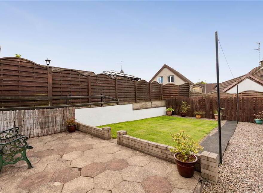 76 Meadowvale, Ballymena, BT42 4EY