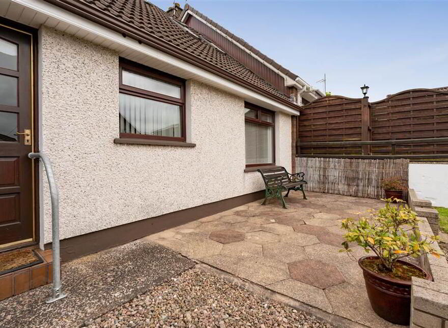 76 Meadowvale, Ballymena, BT42 4EY