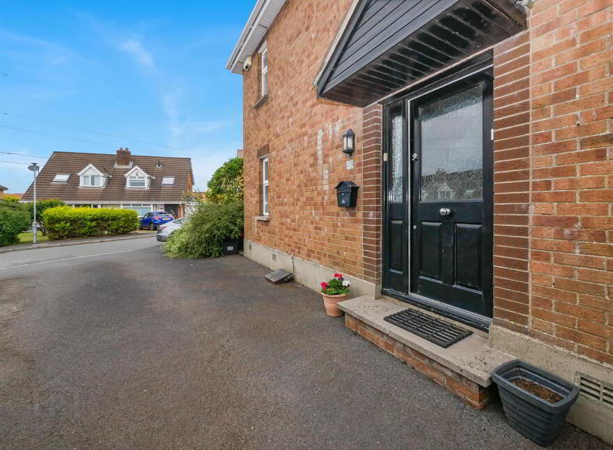 11 Briar Hill, Off Cairnshill Road, Belfast, BT8 6XW