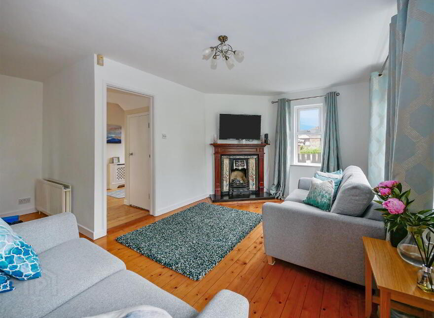 11 Briar Hill, Off Cairnshill Road, Belfast, BT8 6XW