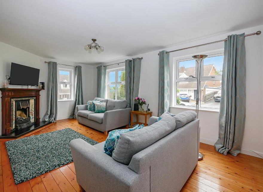11 Briar Hill, Off Cairnshill Road, Belfast, BT8 6XW