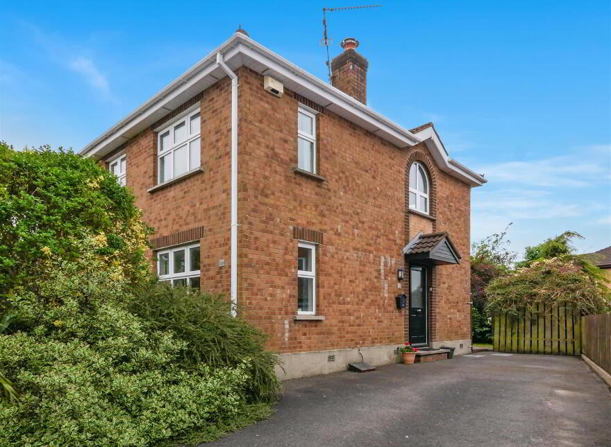 11 Briar Hill, Off Cairnshill Road, Belfast, BT8 6XW