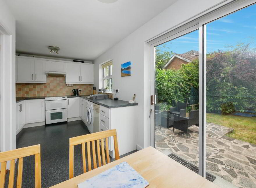 11 Briar Hill, Off Cairnshill Road, Belfast, BT8 6XW