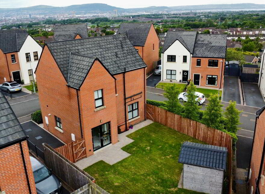 21 Castlegowan Park, Belfast, BT5 7WG