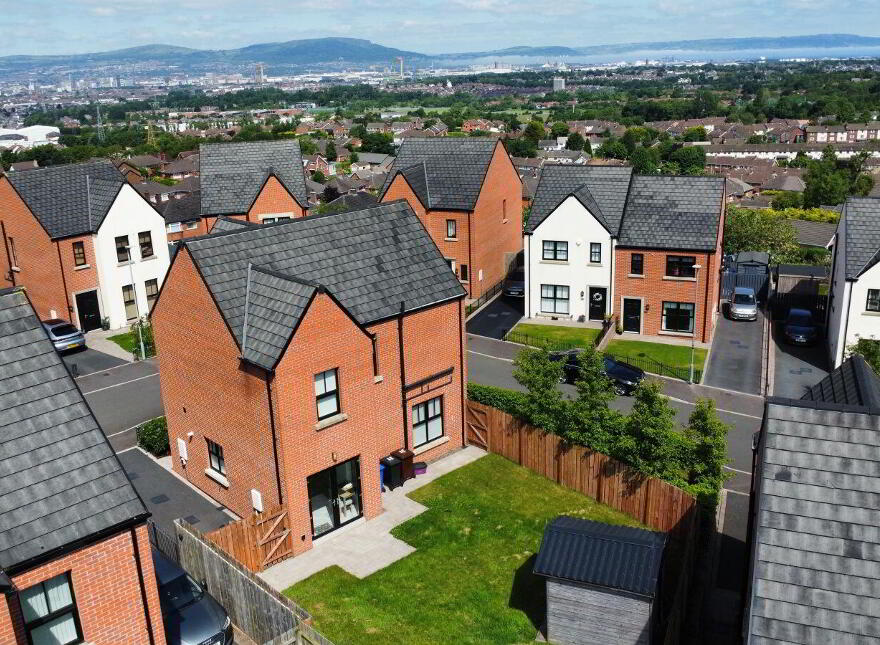 21 Castlegowan Park, Belfast, BT5 7WG